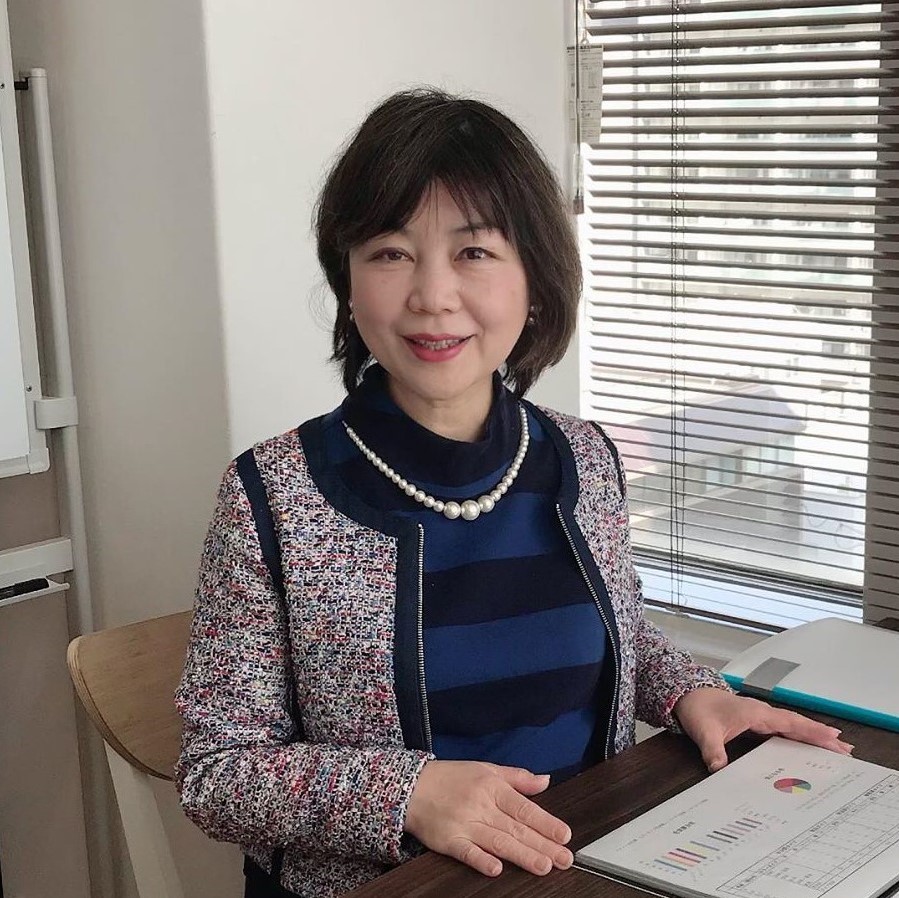 河野 万里子 さん